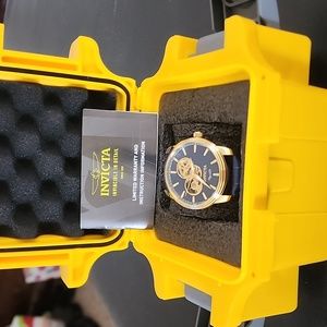 Mens watch